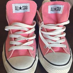 9.5 pink converse