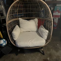 Egg chair