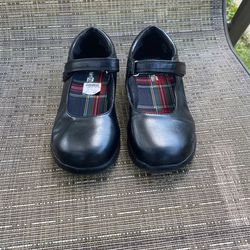 New, Girls Shoes Size3 1/2