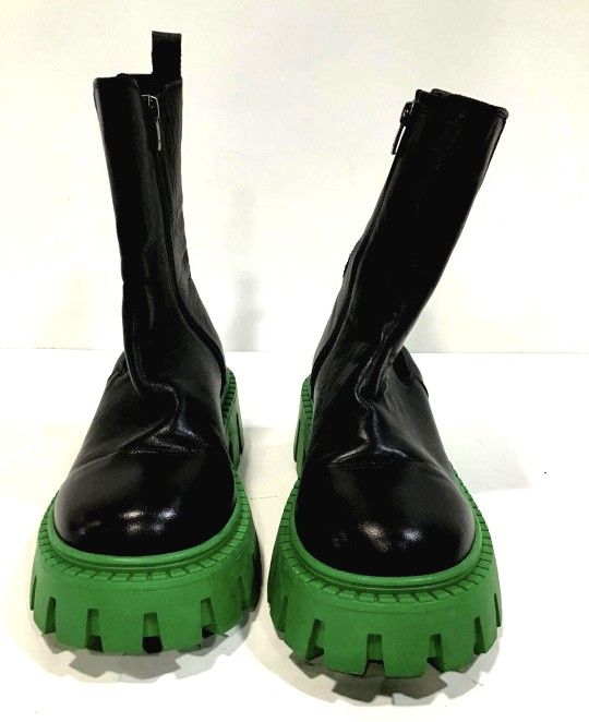 Steve Madden Black Boots Green Sole Women’s 9M Chunky Chelsea Gently Worn