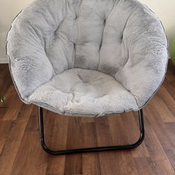 Chair / Grey/ Papasan Style / Very Comfortable 