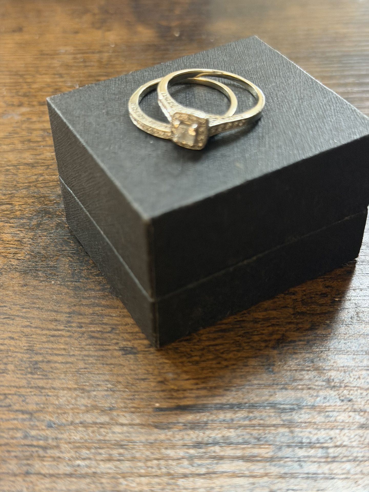 10k Size 8 White Gold Engagement Ring And Matching Band - REAL DIAMONDS