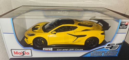 Maisto ZR1 Yellow Corvette coupe 1:18 Diecast Car New in Box