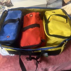 Wow ! LEGOS thousands And Thousands Of Piece In Lego Brand Large Tote Only $125 For All Or Best Offer 