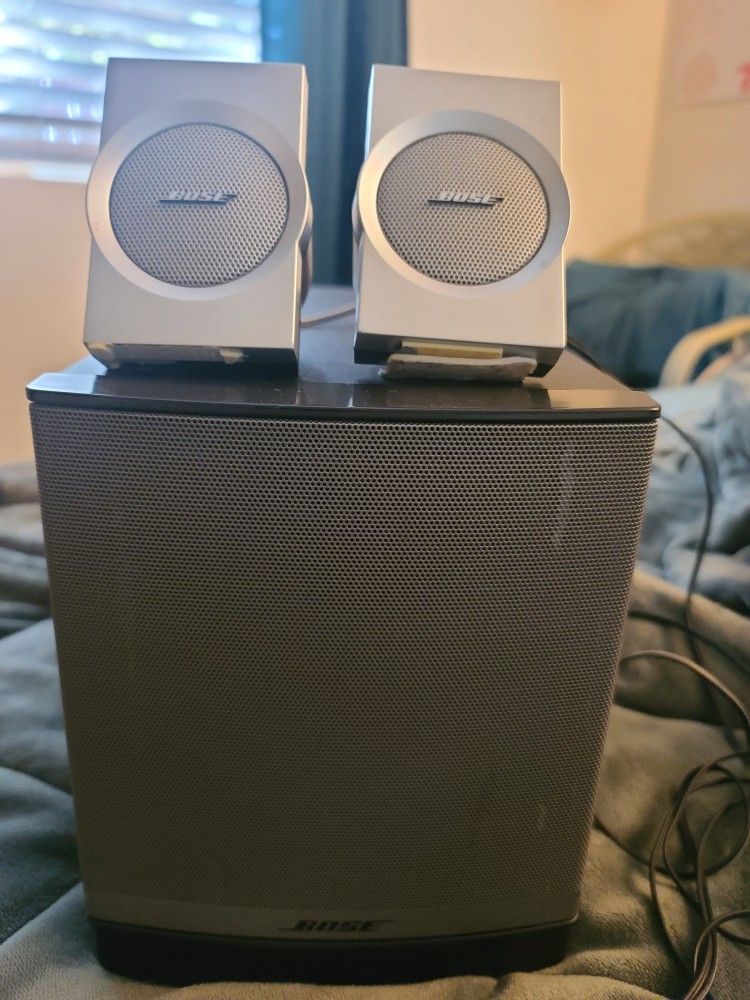 Bose sub Woofer and speakers for a computer  works and sounds good. 