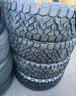 275 60 20 Nitto I sell this Seth of tires with 80% life the 4