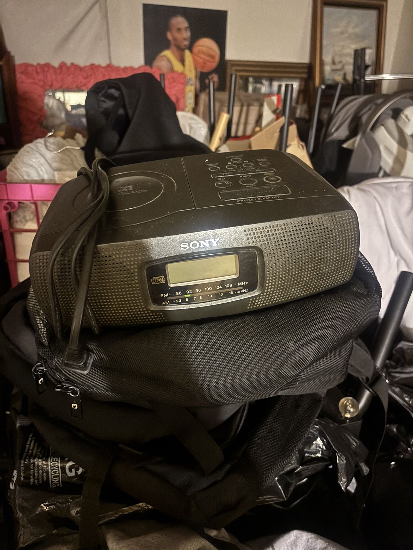 Sony ICF-Cd820 AM FM stereo CD Glock radio