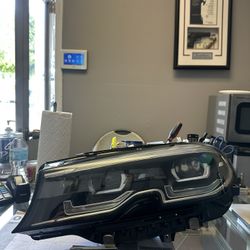 BMW 3 SERIES G20 OEM LEFT DRIVER LED HEADLIGHT HOUSING 2019/2020/2021/2022