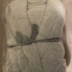 NEW AND UNUSED Soft Sherpa Robe