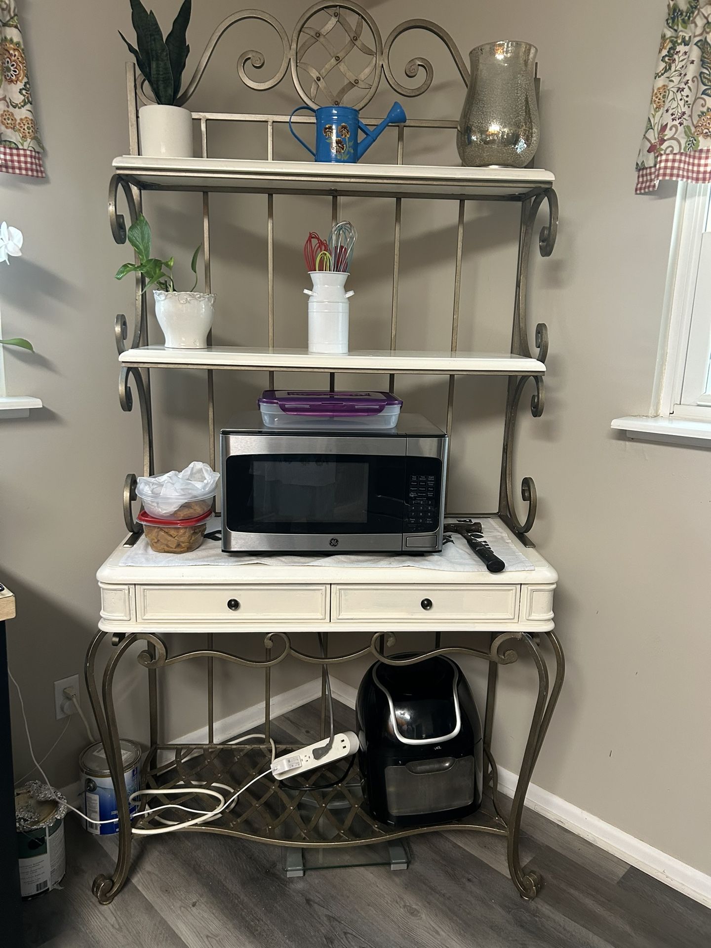 Rod Iron Baker Rack