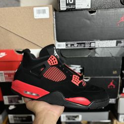 DS Jordan Red Thunder 4s size 13