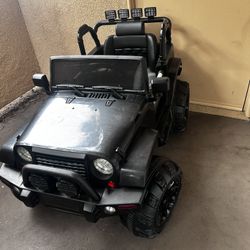 Kids 12V Battery-Powered Jeep, Black - $75 OBO