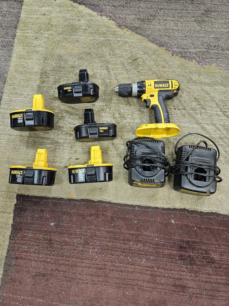 Dewalt DC725 Hammerdrill/drill Driver With 5 Good Batteries And 2 Chargers