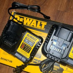 Cargadores Dewalt $25 Cada Uno 