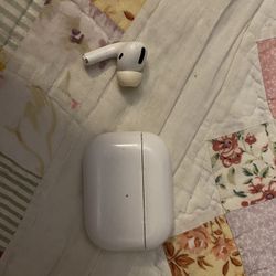 Apple Airpod Pro 1st Generation, Left AirPod And Charger 