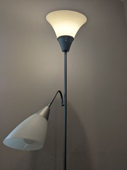 FREE 2-Light Floor Lamp – Works, Damaged Switch