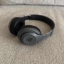 Beats Studio Pro