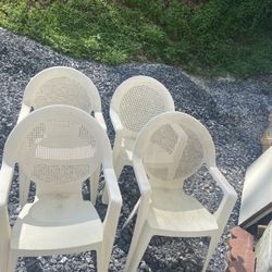 4 Patio Chairs