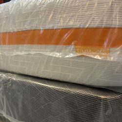 Full Size Simmons Memory Foam Mattress 