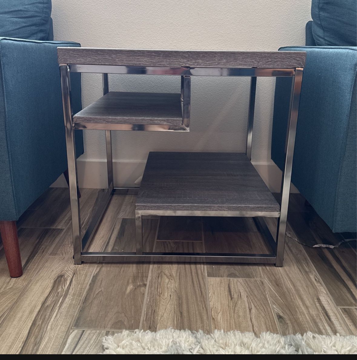 Side table End table