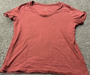 Women’s Size Medium Shirt