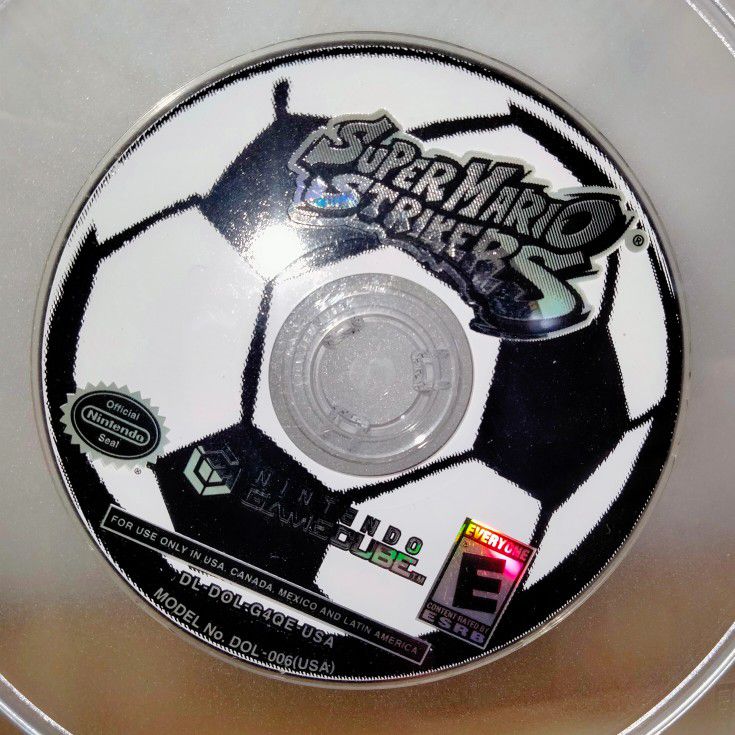 Super Mario Strikers (Nintendo GameCube, 2005) Disc Only
