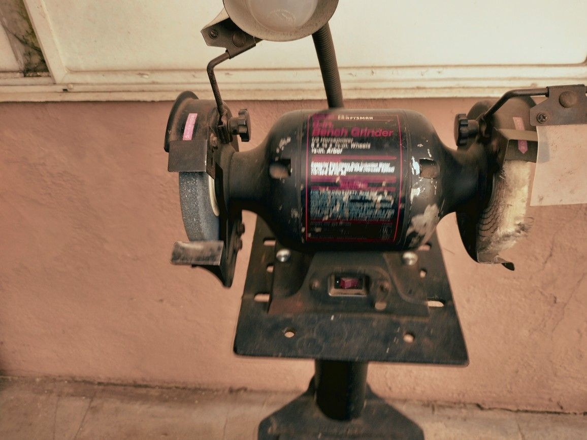 Craftsman 6- In Bench Grinder Tool With Stand
