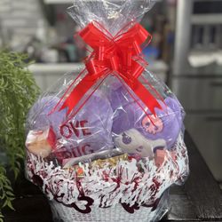 Hello Kitty Kuromi Valentines Basket Bundle