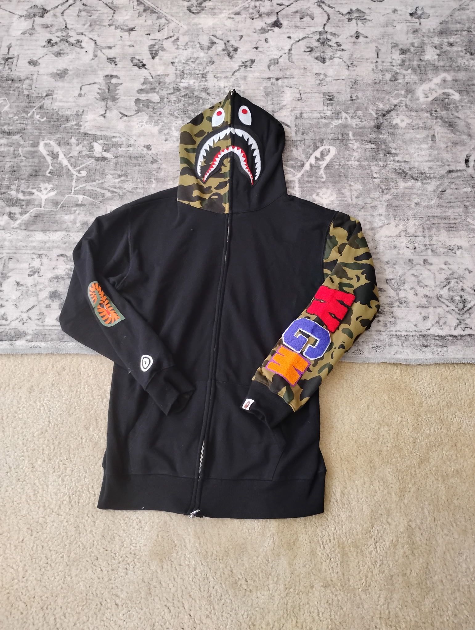 A BATHING APE OG Bathing Ape Black Camo Shark Hoodie