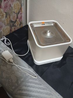 Dog water dispenser