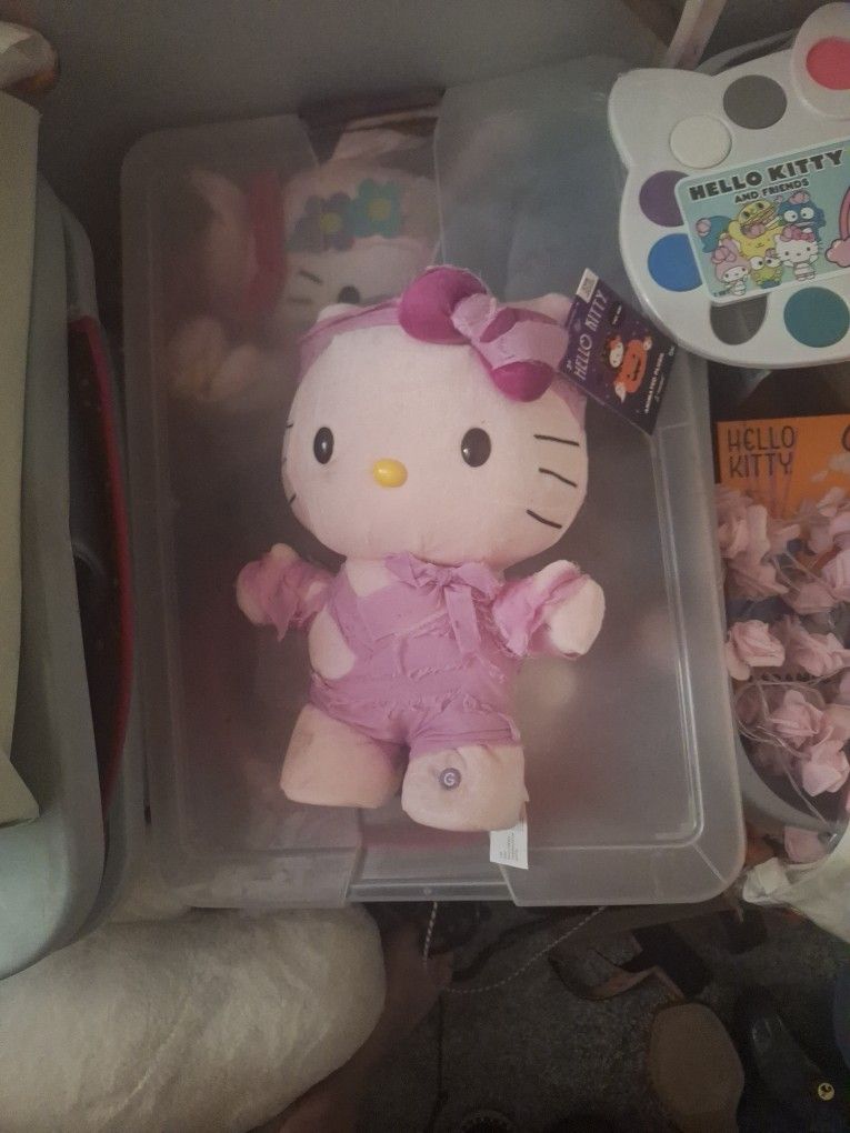 Hello Kitty Dancing Mummy