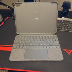 Logitech Combo Touch For iPad Air
