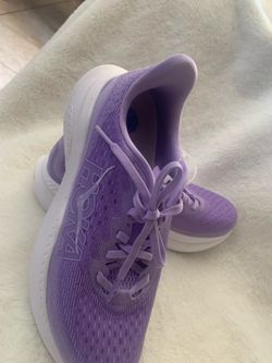 New women shoes Hoka size #8.5/Tenis nuevos de muner size #8.5