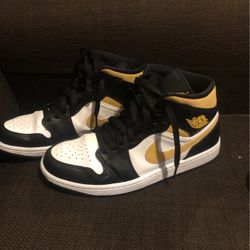 Jordan 1 Mid