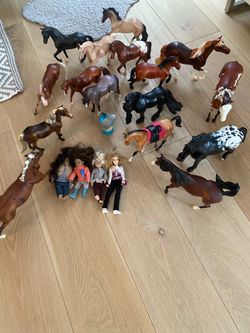 16 Breyer horses