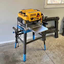 DeWalt DW735 13" Planer with Stand