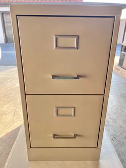 🔥 $45 2-Drawer Metal Filing Cabinet - Compact & Sturdy. Pick up Pomona CA