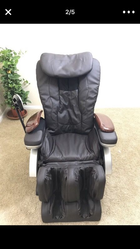 deluxe massage chair bm ec06c for Sale in Cedar Park TX OfferUp