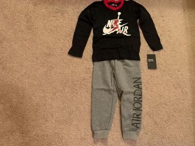 Brand New Boy's Jordan 2pc Set.....Size 4T