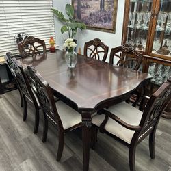 Dining Table And 6 Chairs