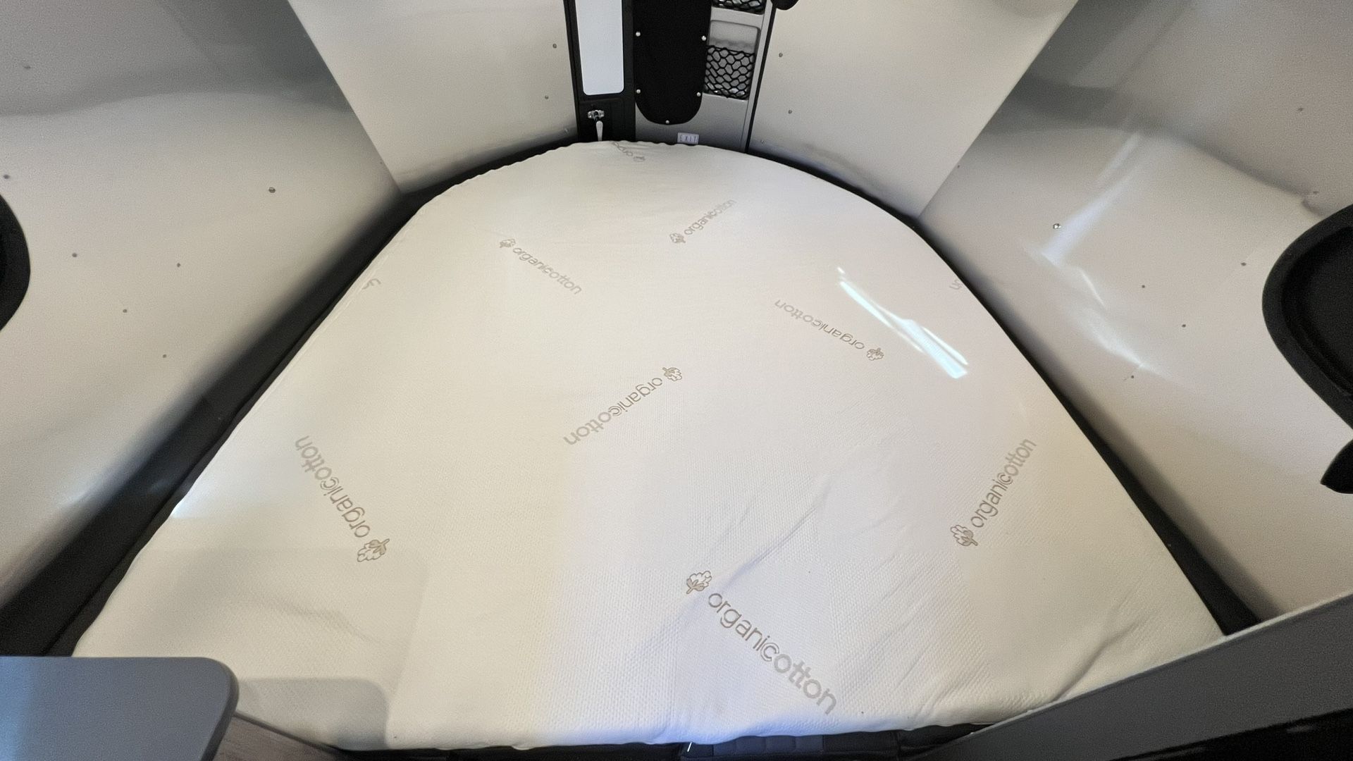 Airstream 20X Memory Foam Mattress & Fitted Sheet