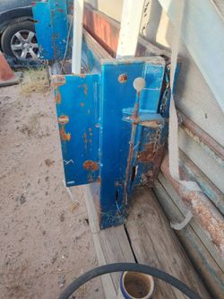 Lift for a truck or a cargo truck