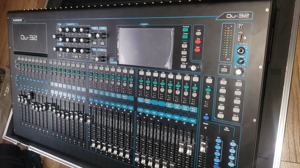 Allen and Heath Qu32C Digital Mixer