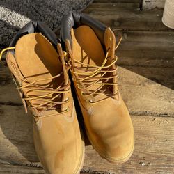 9 1/2 Timberland Boots