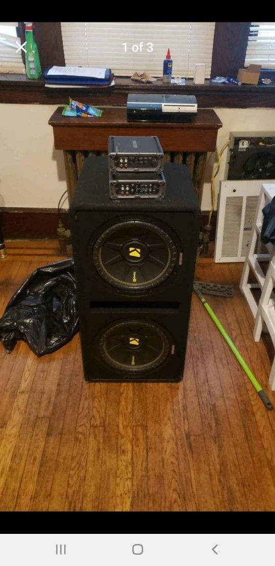Kicker Dual 12 Inch Compc With 2 Amps