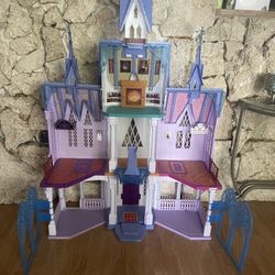 Disney Frozen Ultimate Arendelle Castle