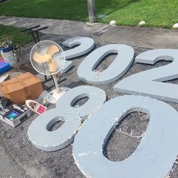 More FREE ITEMS ON Curb Now. Sunday 5/31/26  3.40 Pm 