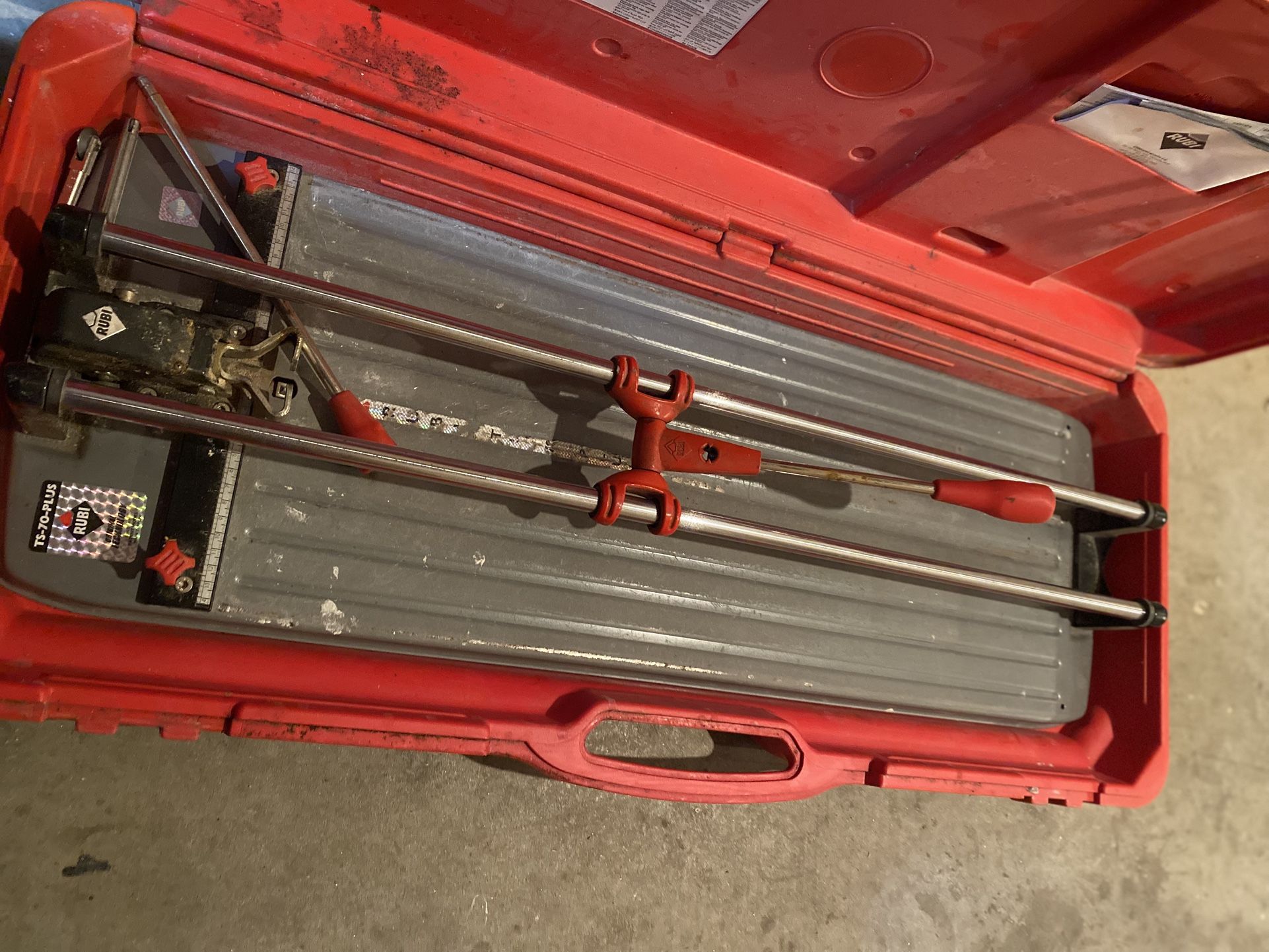 Maquina Para Cortar Tile Marca RUBY De 32”