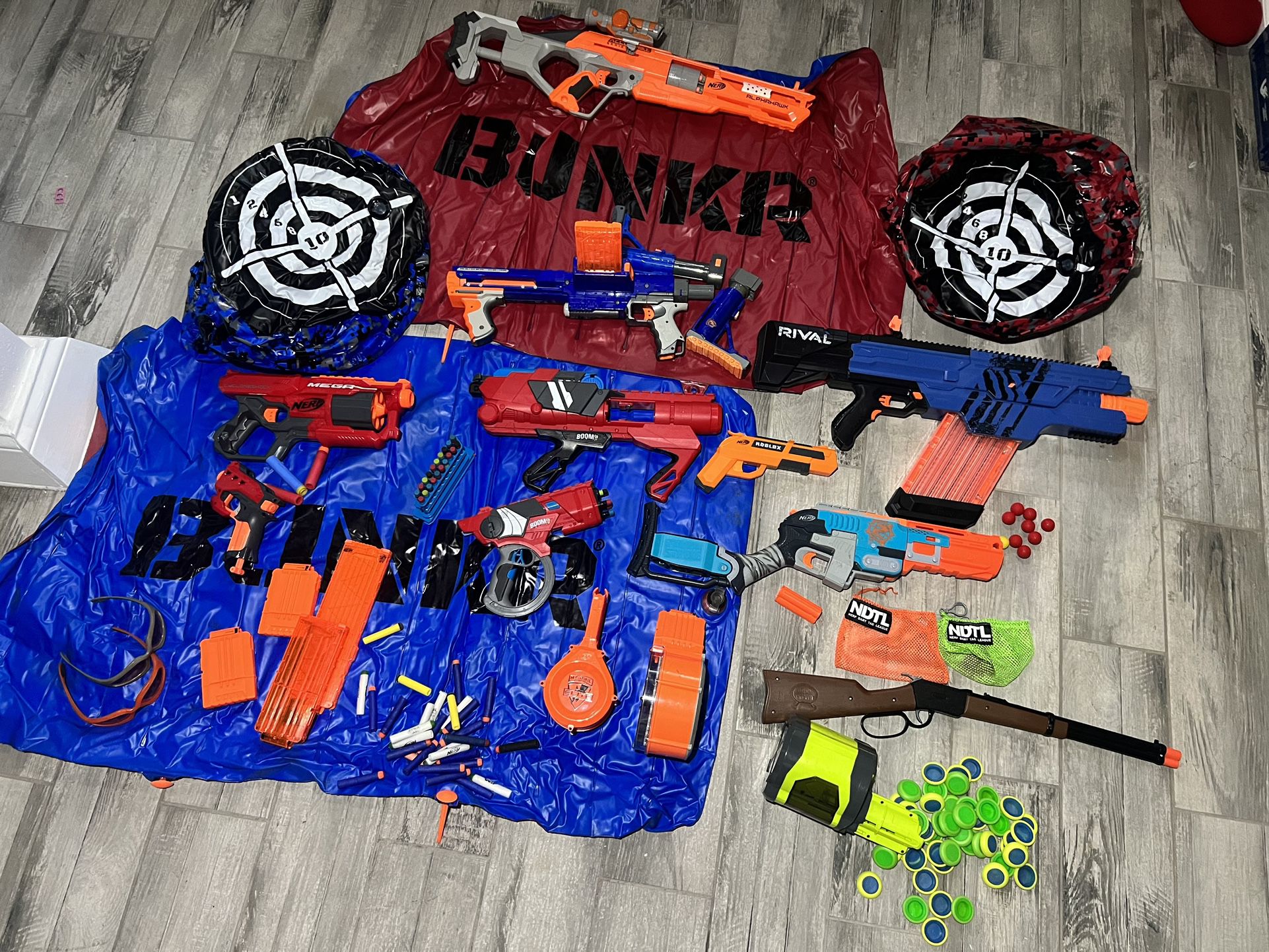 Nerf Gun And Inflatable Bunker Set