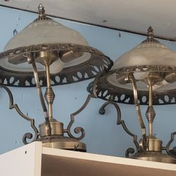 2 Light Fixtures
